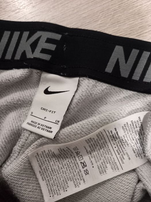 Спортивні штани Nike