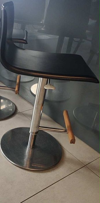 Krzeslo  obrotowe hoker