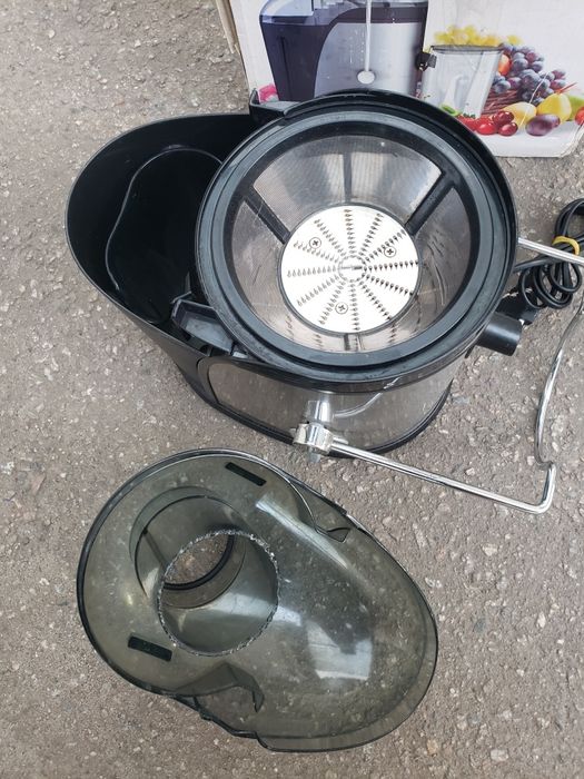 Соковижималка центробіжна Delfa DJ-140