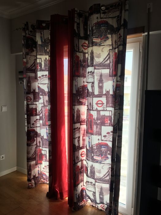 Cortinados Vermelhos