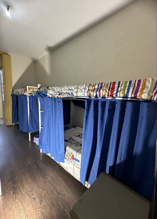 Quarto compartilhado junto à praça da Batalha