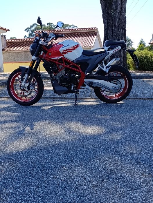 Vendo mota  SWM 125cc