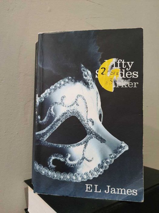 Книга E.L. James Fifty Shades Darker, П'ятдесят відтінків 2
