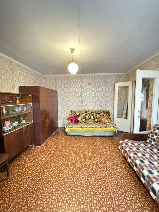 Продам 1к квартиру, бр.Вечерний,8