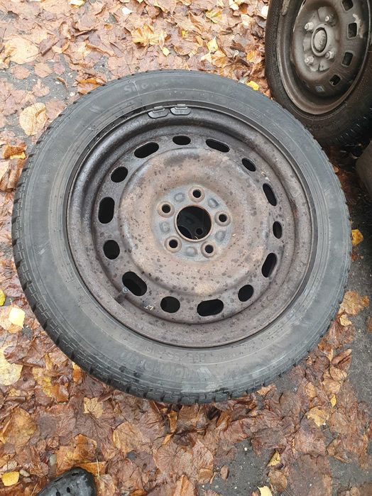 Dwie felgi z oponami dębica 205/55 R16