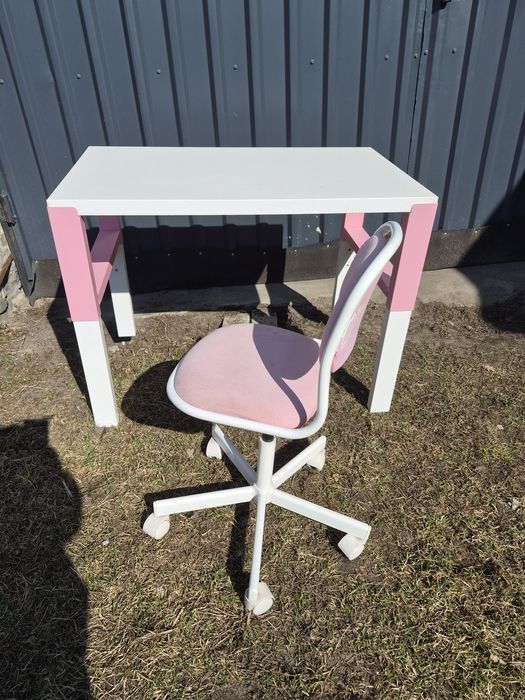 Stolik biurko z krzesełkiem Ikea