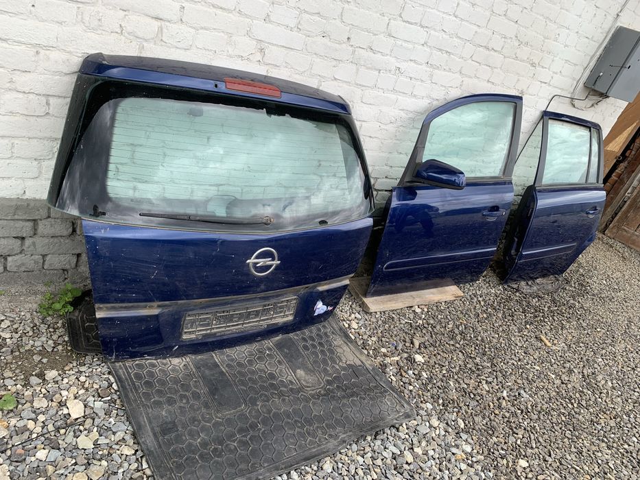 Двері дверь ліві кришка багажника ляда Opel zafira B шрот