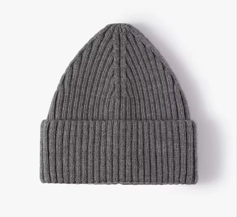 Новая теплая шапка бини