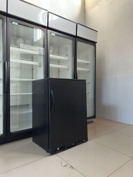 Chłodziarka pod blat na zaplecze 136 l poj. 85  cm