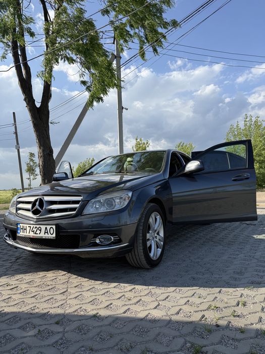 Продам Mercedes-Benz C-Class 2008