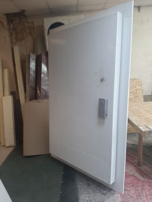 Двері холодильні