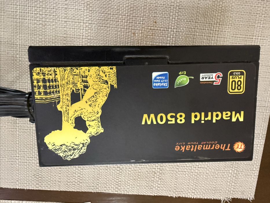 Блок живлення Thermaltake Madrid 850W б/в