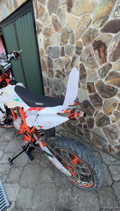 Заднє крило мотоцикла Geon Terrax 250