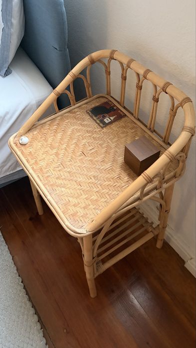 Mesa Cabeceira La Redoutte