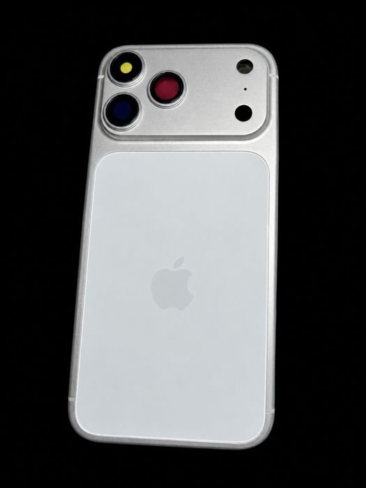  Корпус на Iphone 14 pro max в виде 18 pro max