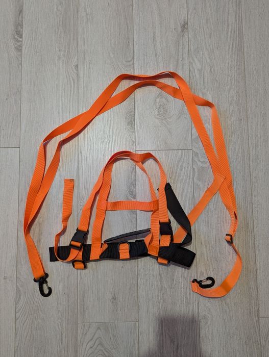 Szelki asekuracyjne do nauki jazdy na nartach – dla dziecka