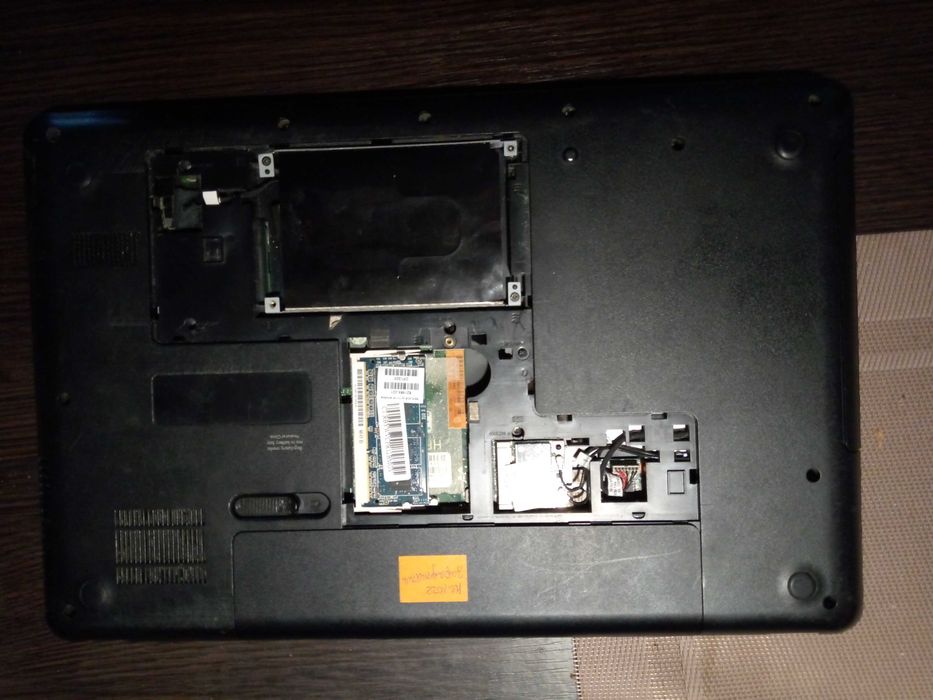 Ноутбук HP-630 працює
