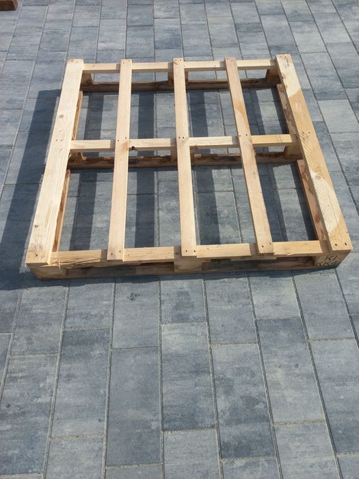 Palety 115x115 cm - 3 szt w dobrym stanie