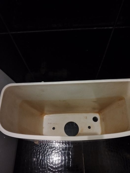 Продам бачёк для унитаза.