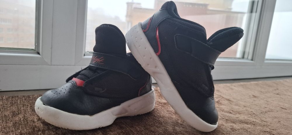 Дитячі кросівки jordan