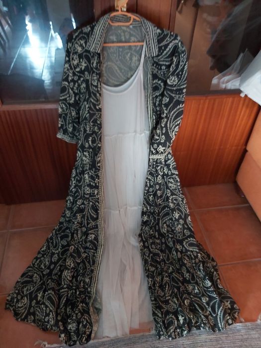 Vestido rosa em rosacom kimono