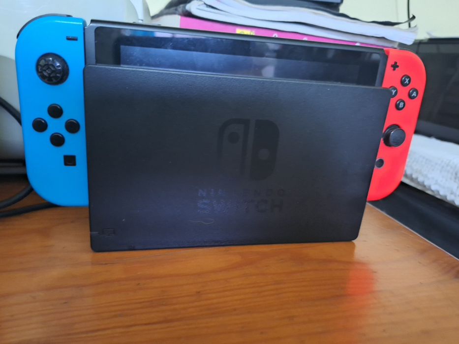 Nintendo switch azul e vermelha