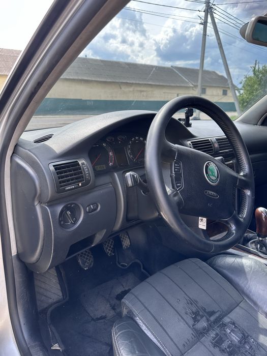 Skoda superb 2003 року 2.5 V6 дизель 3500$