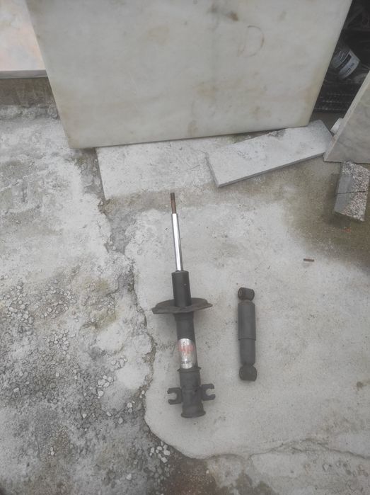 Vendo amortecedores para Fiat Punto