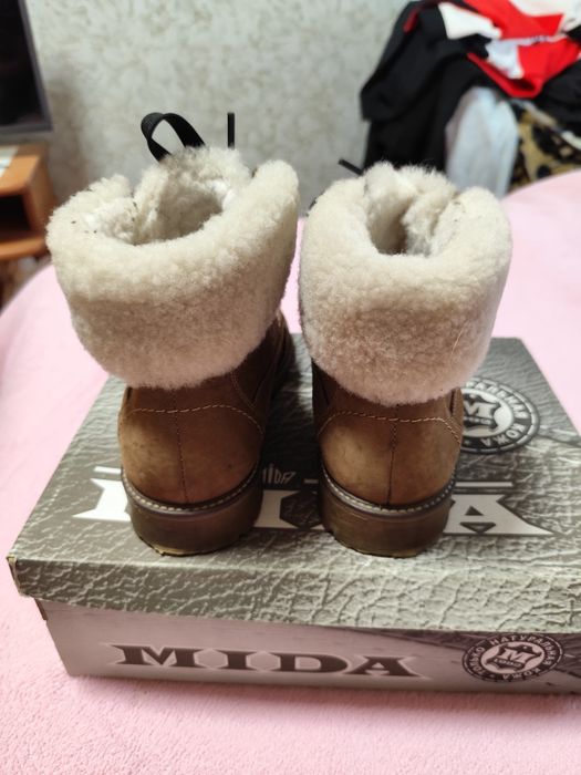 Взуття жіноче Mida