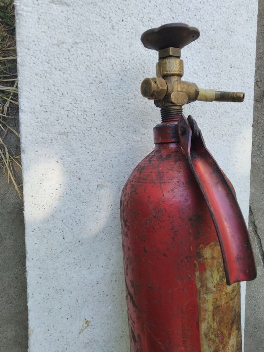 Балон для углекислоты,кислорода на 2 литра