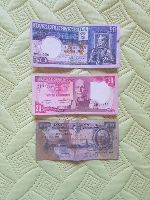 notas do banco de Angola