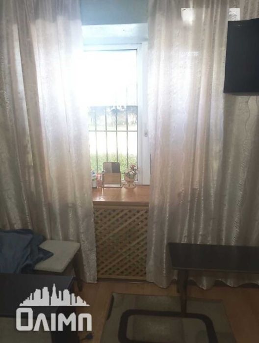 (5) Продам кімнату в гуртожитку по вул.Зулінського 3979