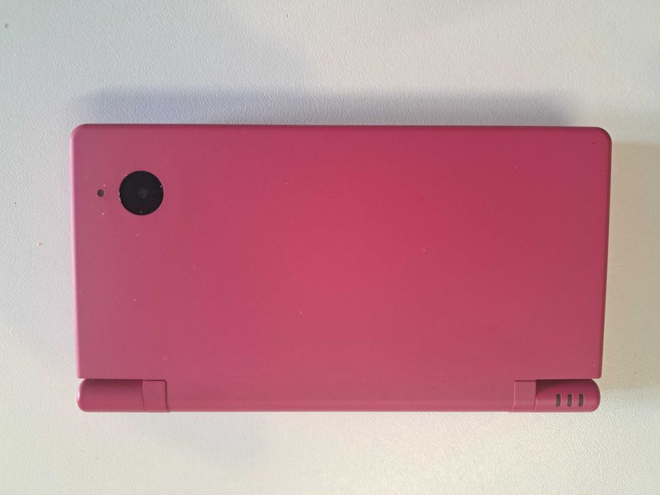 Consola Nintendo DSi (cor de rosa) com 6 jogos e acessórios