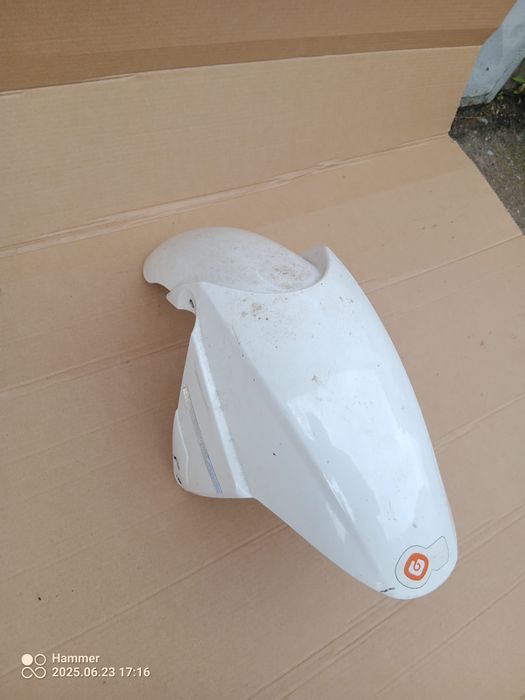 Derbi gp1 50 części osłona plastik cena za całość ze zdjęć