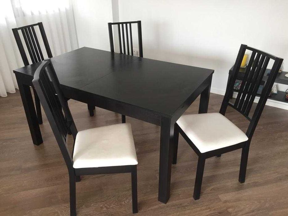 Mesa de sala e 4 cadeiras