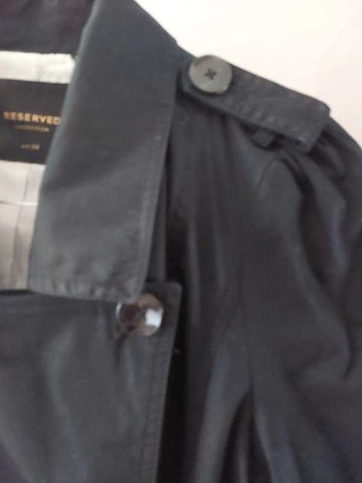 Reservwd czarny trencz roz. 38