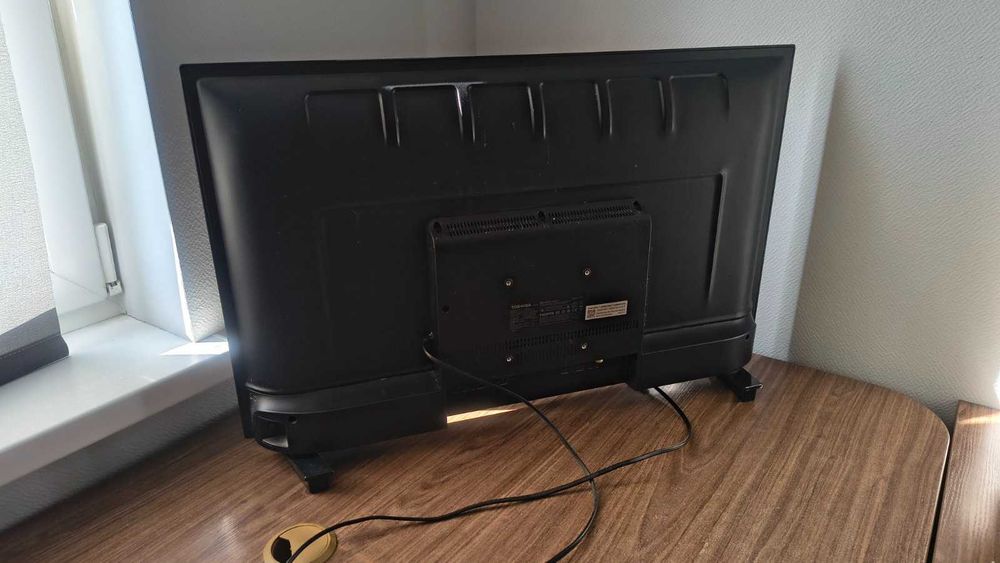 Телевізор Toshiba 32S2855EC, 32", HD — у хорошому стані