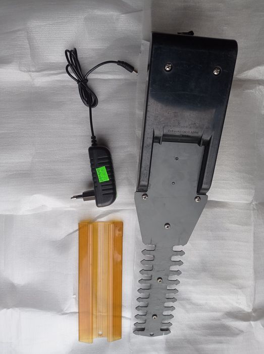 Акумуляторний кущоріз "Restore"