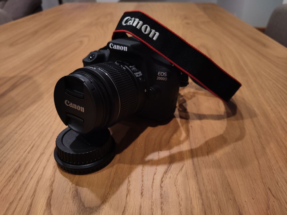 Canon DS126741  EOS 2000D