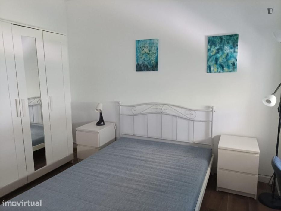 Quarto - localizado em Alvalade Lisbon