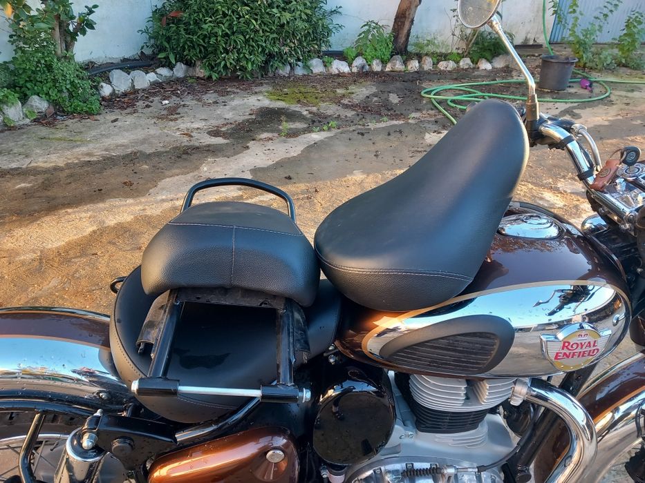 Royal Enfield 2023 – 1.200 km – Excelente  2 bancos de oferta