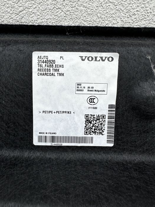 Volvo XC40 podłoga wykładzina bagażnika