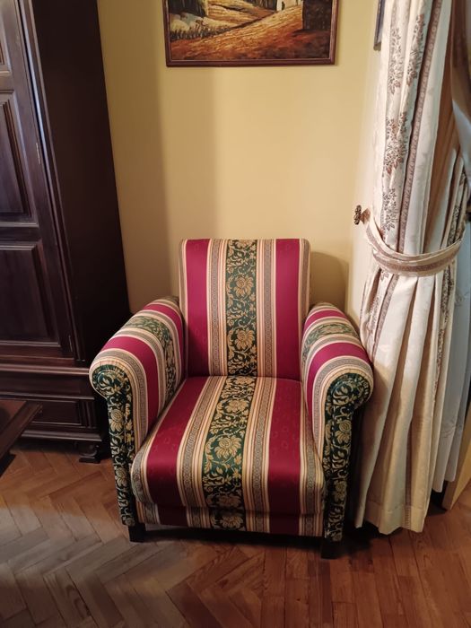 Sofa cama e poltronas antigos