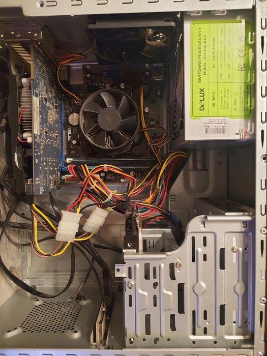 Системний блок, робочий. Відсутня відеокарта