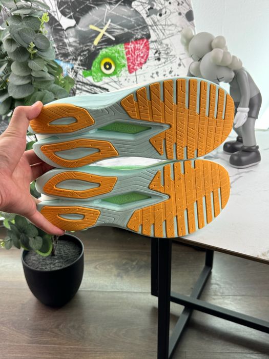 Кросівки Hoka Mach X 42.5 розмір Е15108