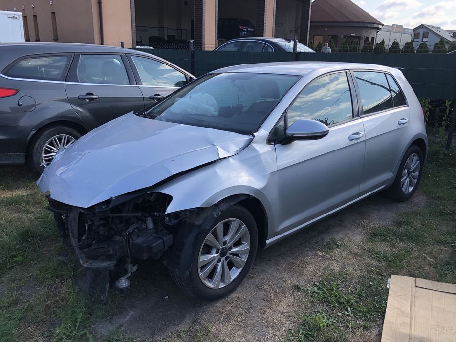 Golf 7 1,6 tdi uszkodzony