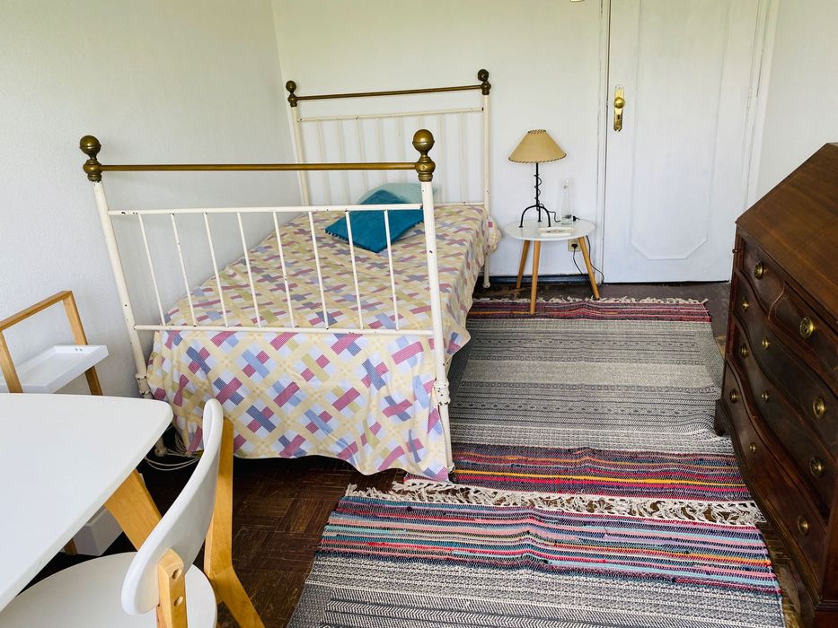 Quarto para Arrendamento Mensal em Setúbal ao pé da Escola do Aranguez