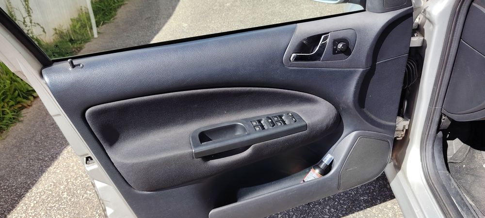 Skoda Octavia 1.6 gasolina+GPL