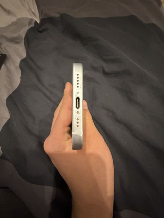 Iphone 15 128gb.