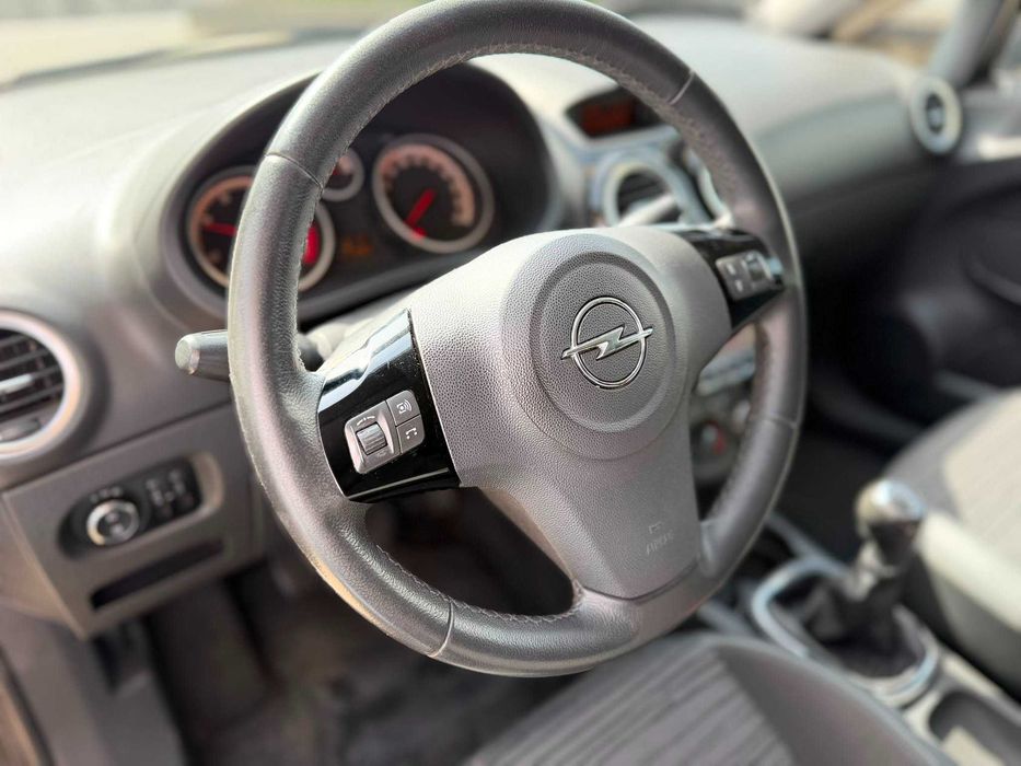 Opel CORSA 2014 100.000KM